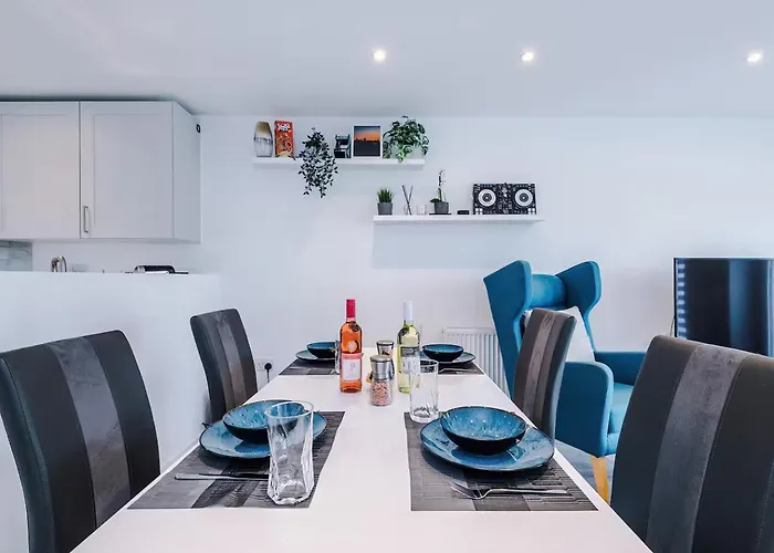 Spacious Central Home In Mcr - Free Parking, Ps5 & Superfast Wifi